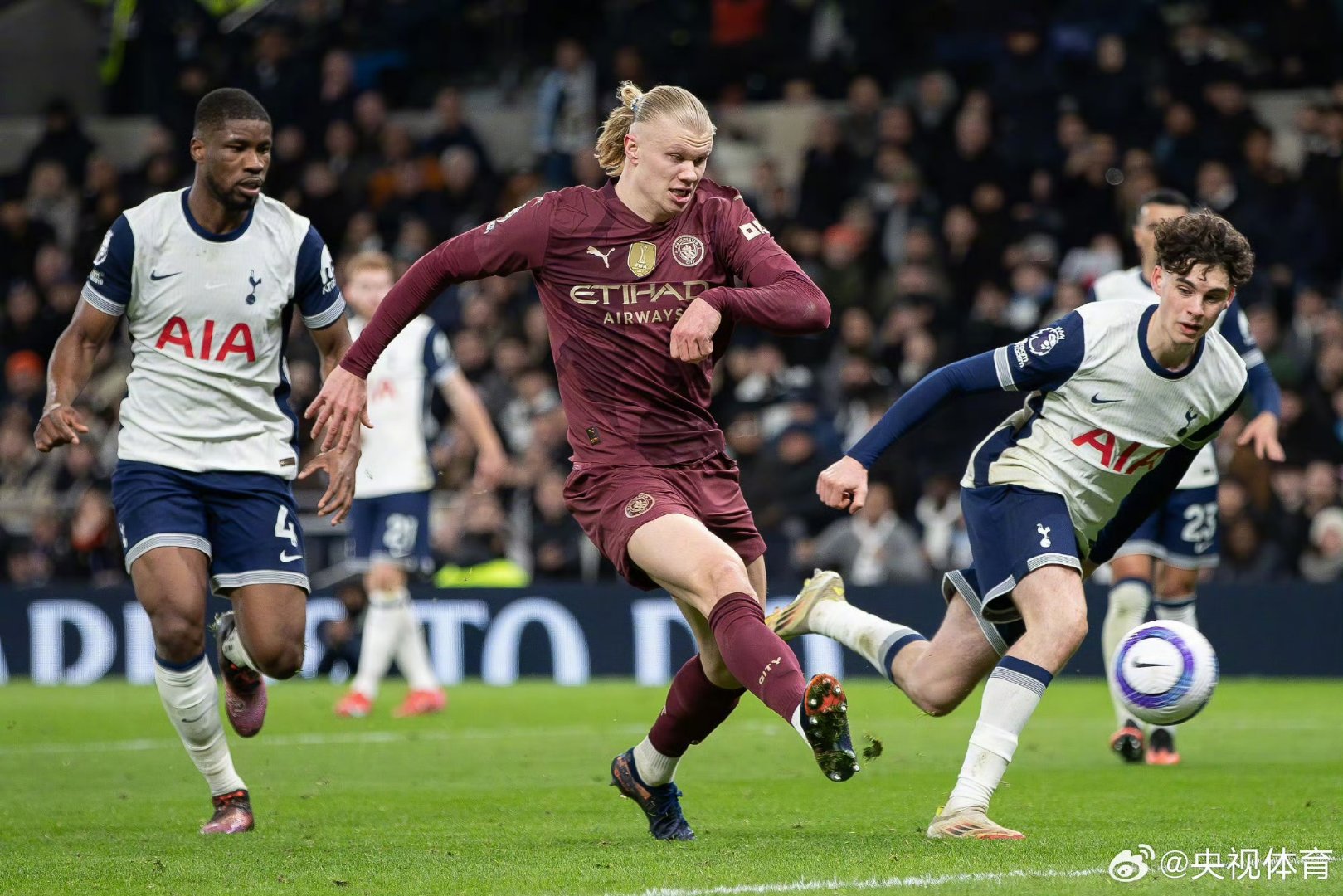 南宫电竞大舞台-赛后曼城备战英超；强势反弹细节曝光；媒体盛赞；赛季目标并未改变的简单介绍